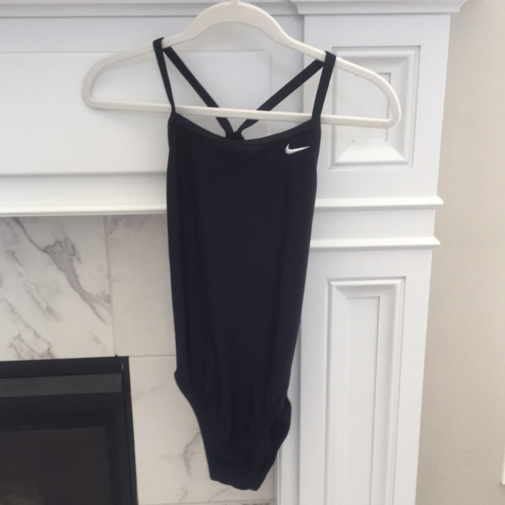 Black Nike Swimsuit Size 6 Women’s